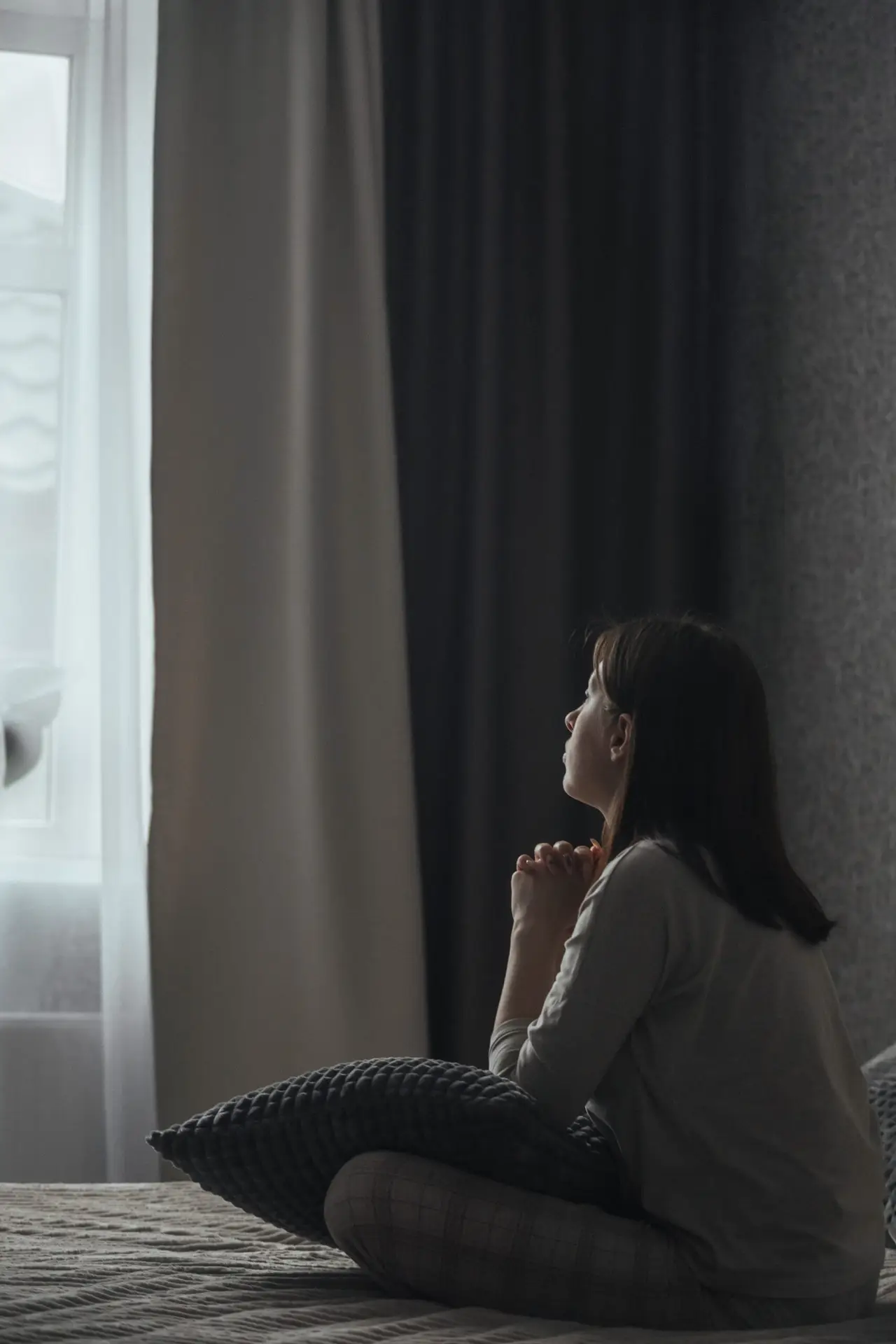 How Bipolar Disorder Manifests in Adults How Bipolar Disorder Manifests in Adults