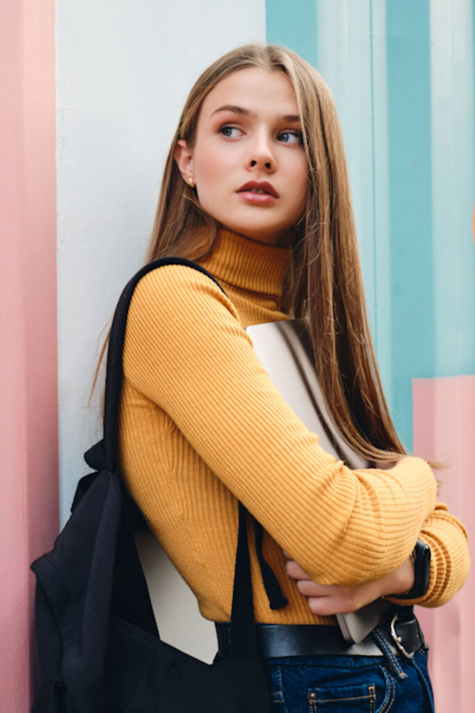 Addiction Treatment and Therapy for College Students Student experiencing anxiety and isolation on college campus